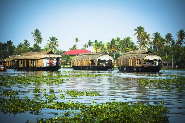 1200px-Houseboat,_Allepey